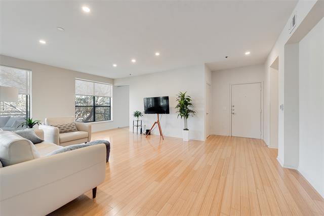 Building Photo - 4111 Gilbert Ave