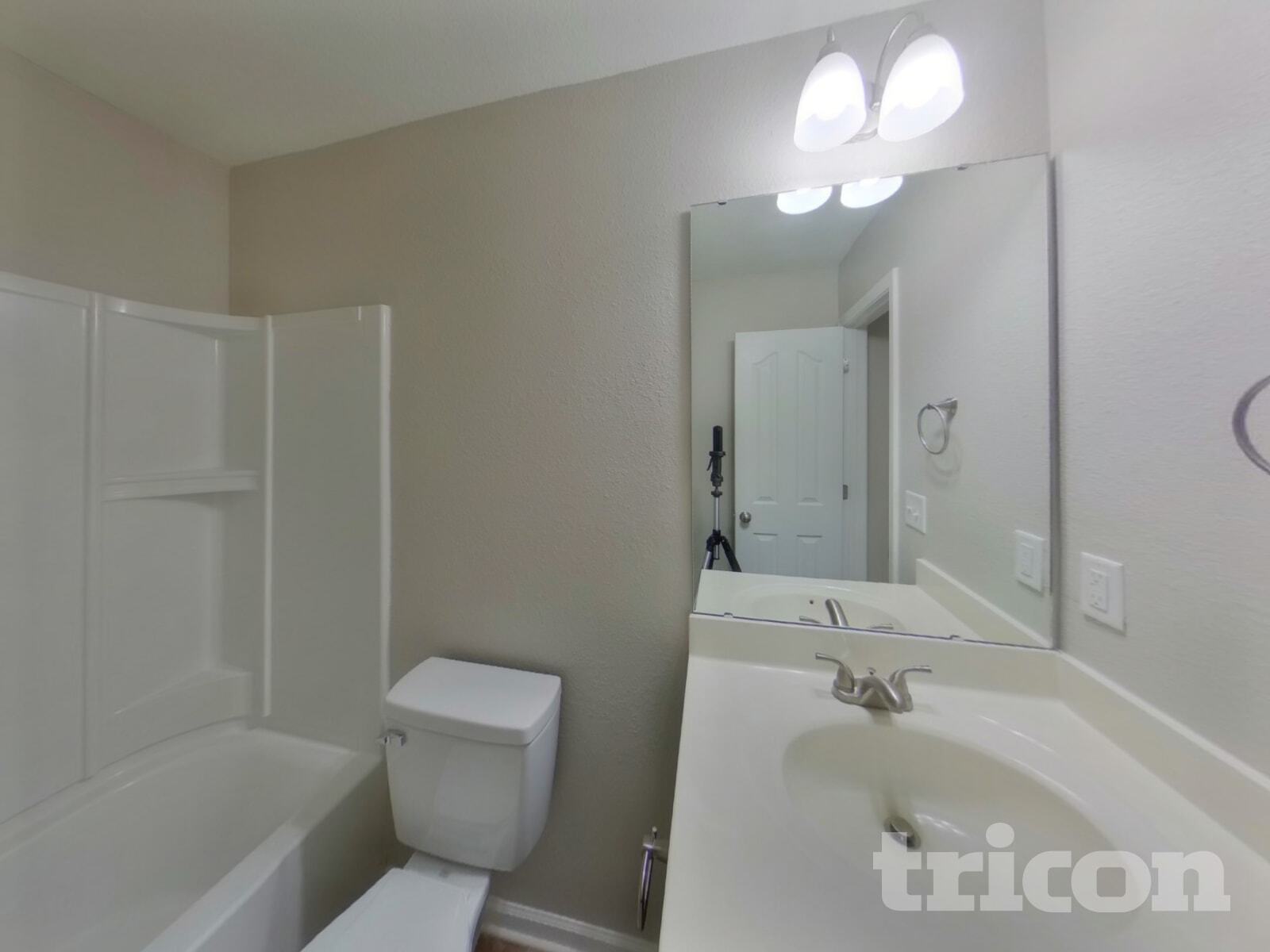 Building Photo - 905 Farnsworth Dr