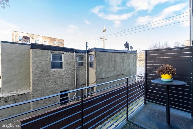 Building Photo - 1705 Annin St