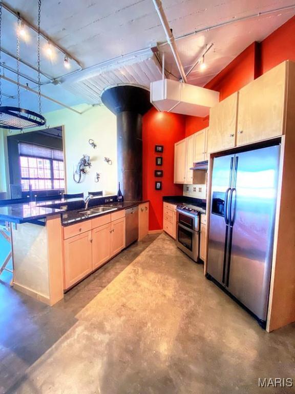 Building Photo - 701 N 15th St