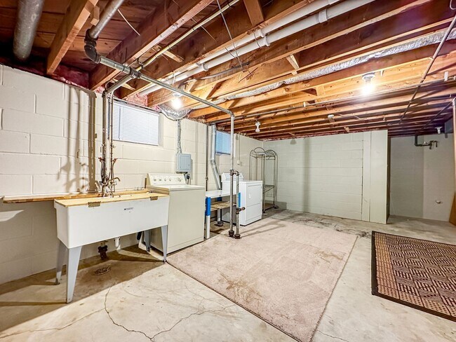 Building Photo - 4541 Bloomington Ave