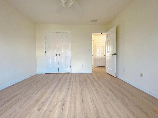 Building Photo - 8205 Norwich Pl