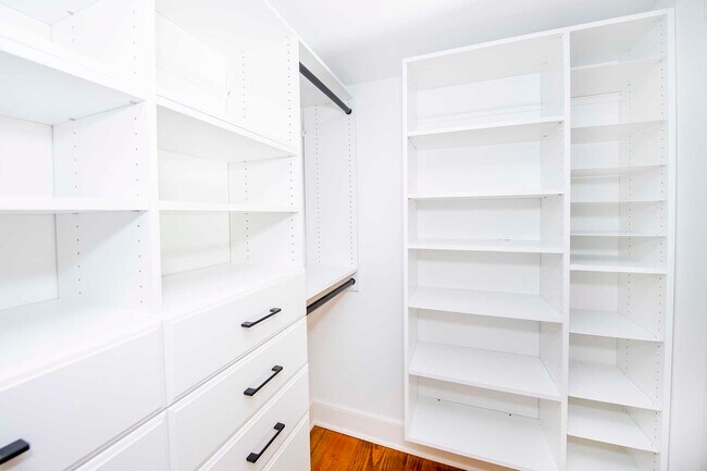 Building Photo - 39 MERRITT Ave