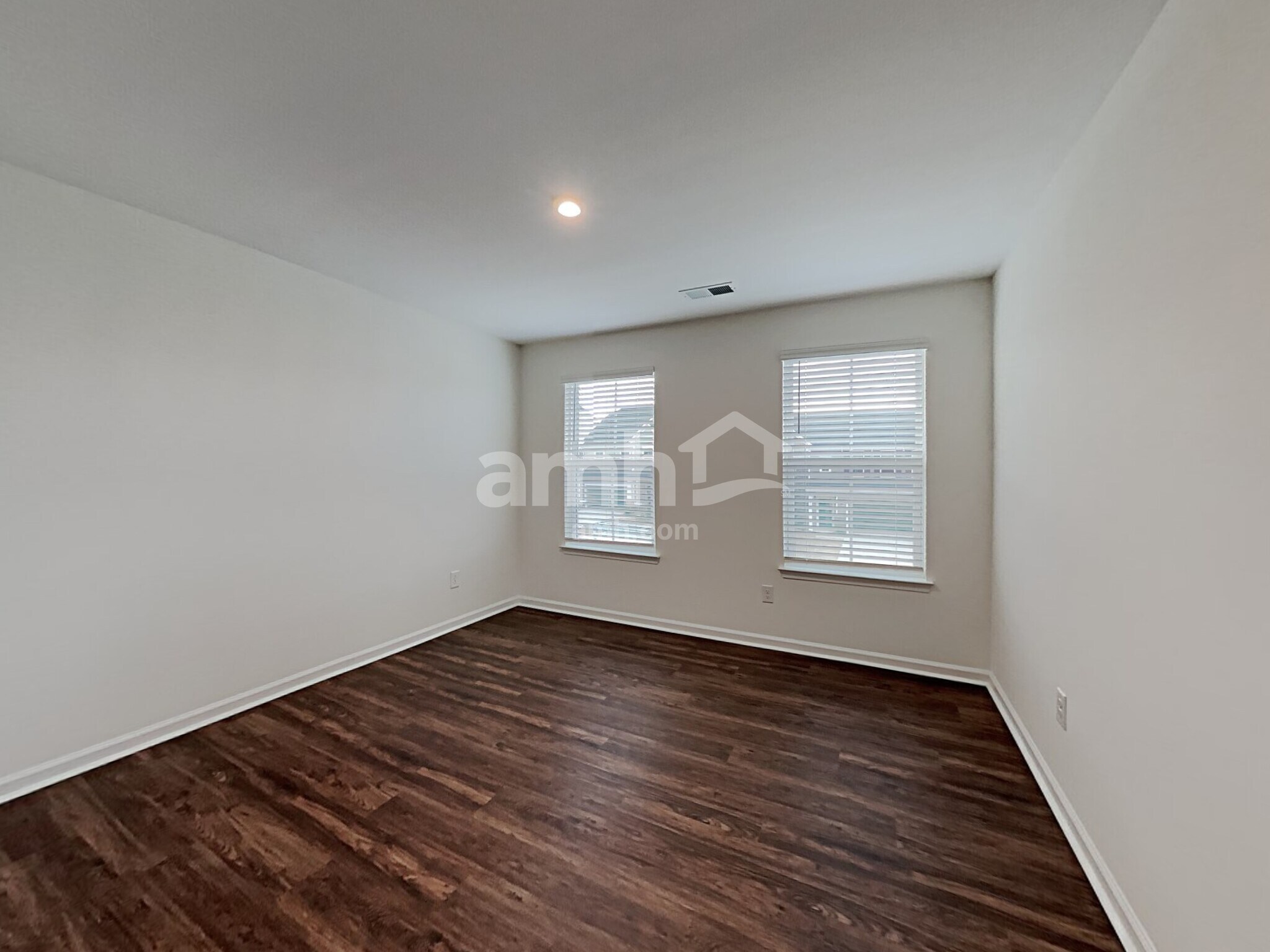 Building Photo - 5050 Twin River Dr