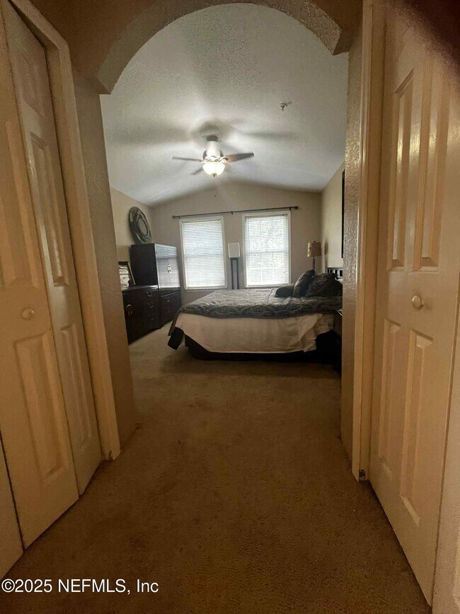 Building Photo - 13810 Sutton Park Dr N