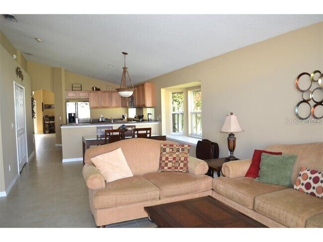 Building Photo - 5750 Los Palma Vista Dr