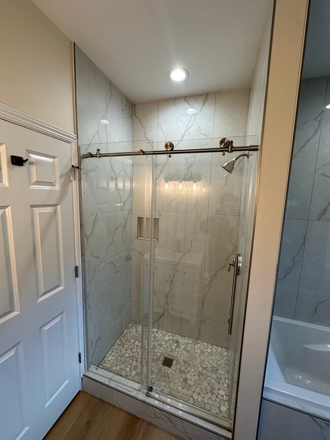 Building Photo - 12 Mast Ct