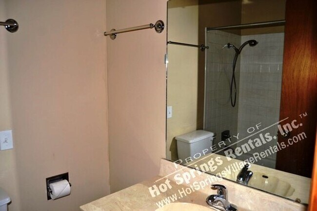 Building Photo - West Gate Area | Home | Unfurnished