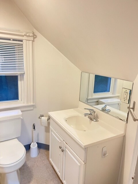 Building Photo - 109 River St