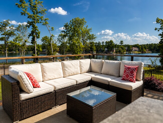 Building Photo - WELCOME TO LAKE MURRAY'S PARADISE