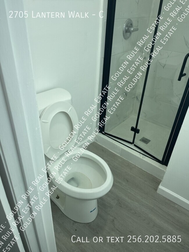 Building Photo - 2705 Lantern Walk SE