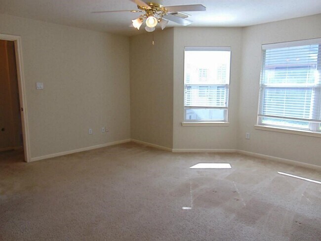 Building Photo - 11102 Creekline Meadow Ct