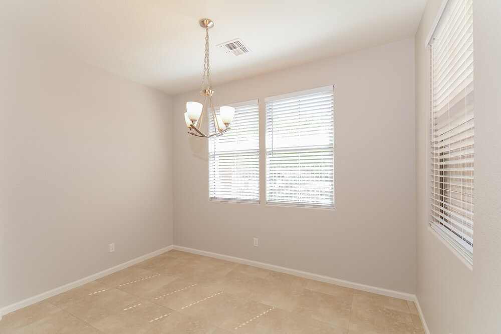 Building Photo - 13673 W Cypress St