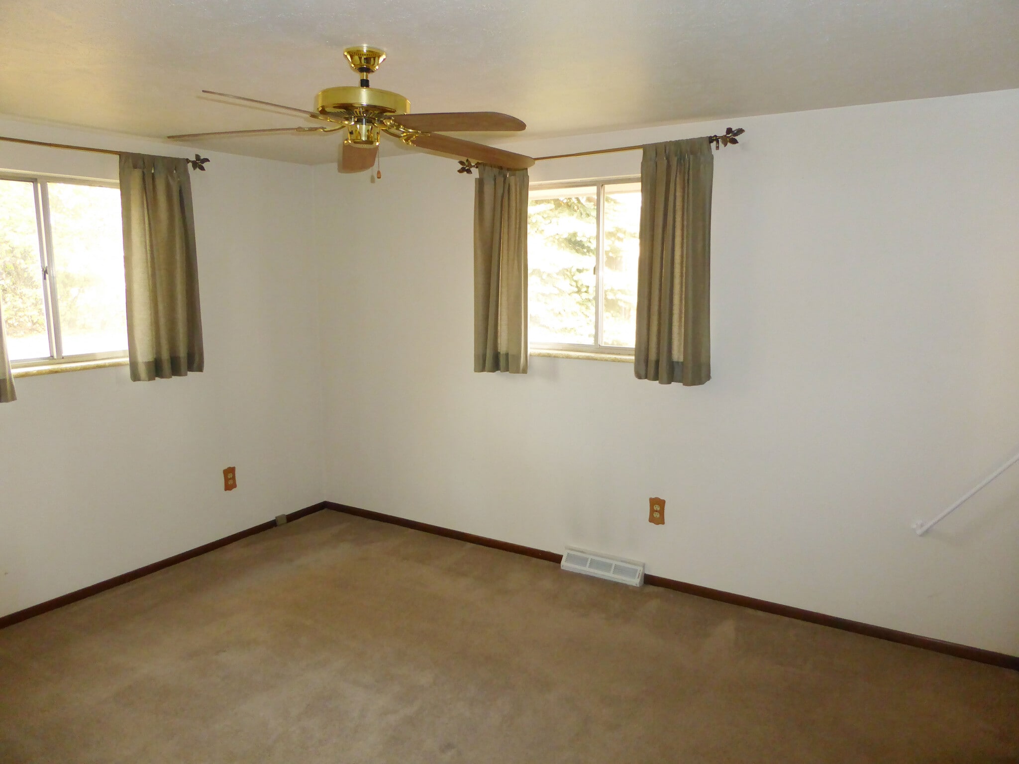 Building Photo - 331 Juniper Pl
