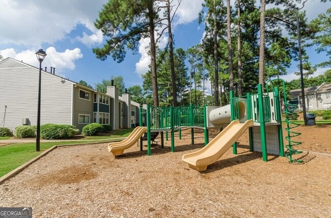 Building Photo - 730 Franklin Dr SE