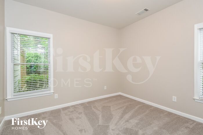 Building Photo - 127 Chickory Ln