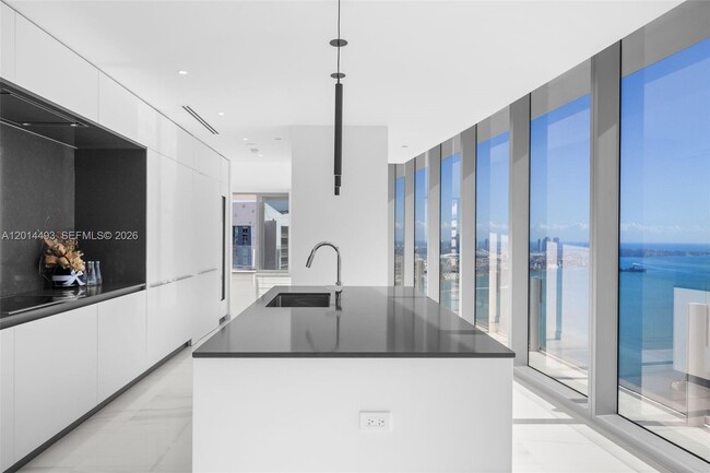 Building Photo - 300 Biscayne Blvd Way
