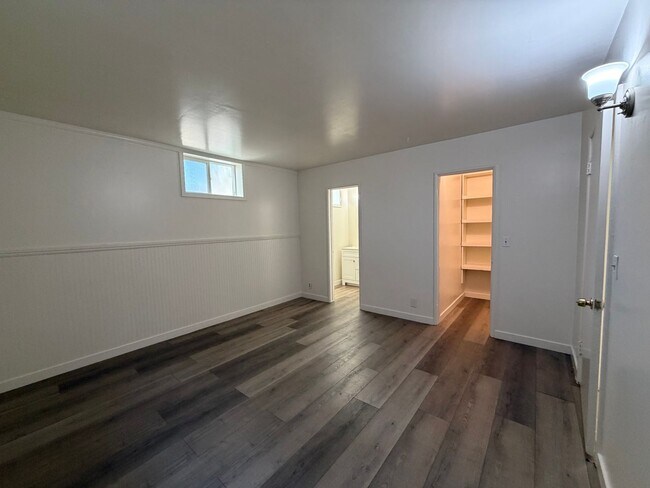 Building Photo - 622 S Kalmia St