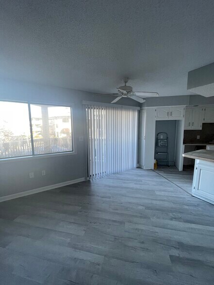 Building Photo - 4222 Pinehurst Cir