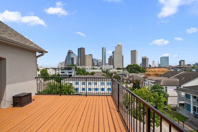 Building Photo - 1112 Andrews St