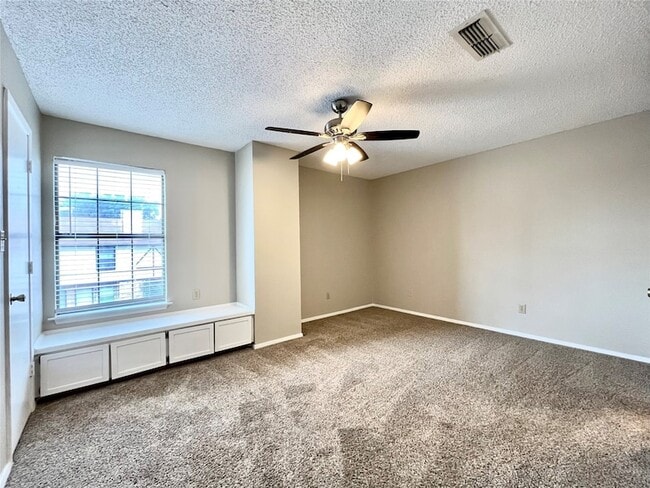 Building Photo - 1231 Dallas Dr