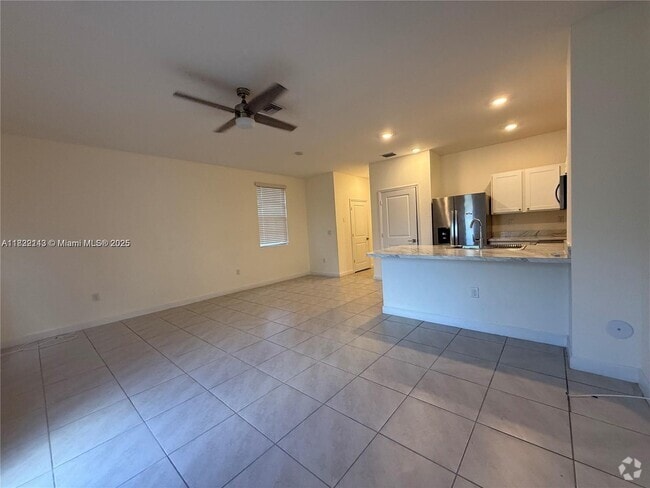 Building Photo - 1100 SW 6th Ct