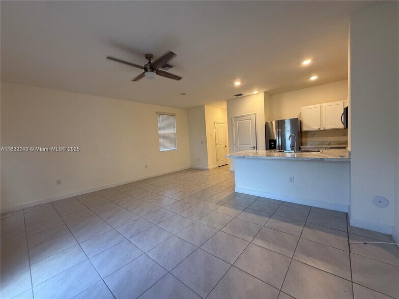 Primary Photo - 1100 SW 6th Ct