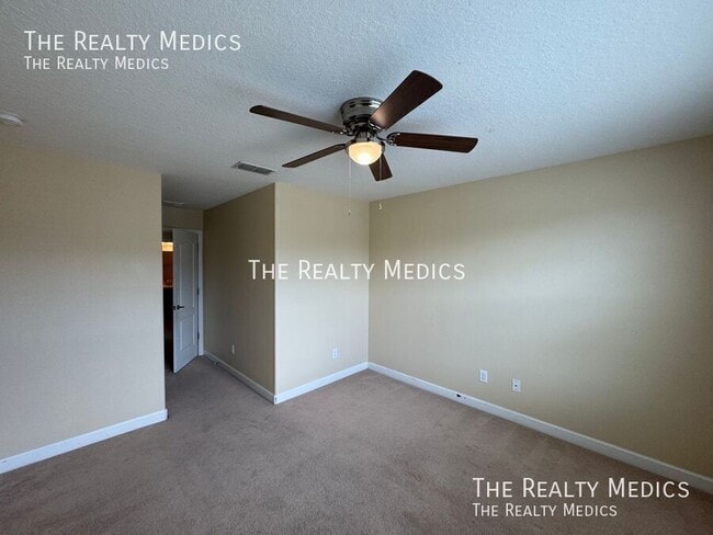 Building Photo - 2832 Adelaide Ct