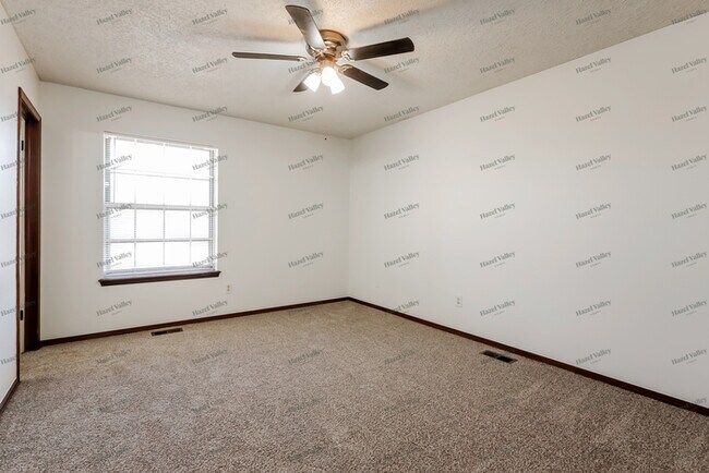 Building Photo - 6617 Edgebrook Rd