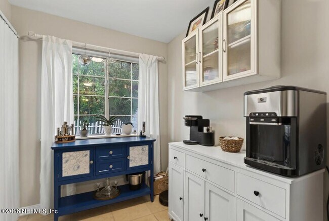 Building Photo - 323 Sand Castle Way