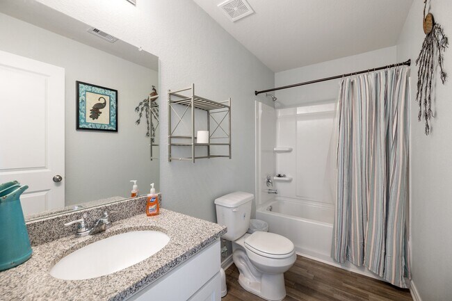 Building Photo - 196 Goldenrod