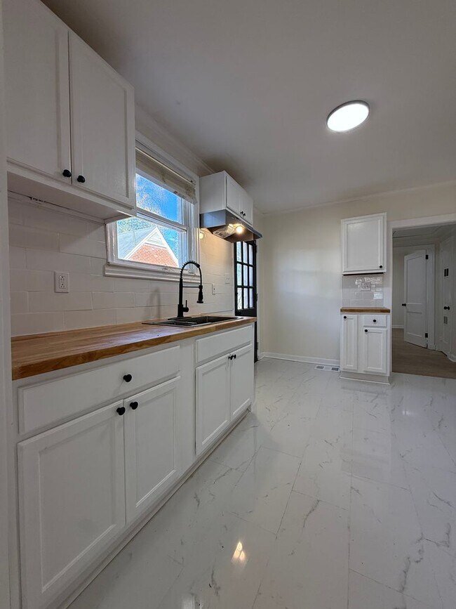 Building Photo - Recently remodeled 3-bedroom, 2-bath home located in East Montgomery.