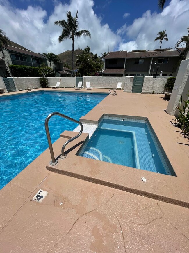 Building Photo - 3 bed, 2 bath w/ 2 parking stalls at Aikahi Gardens!