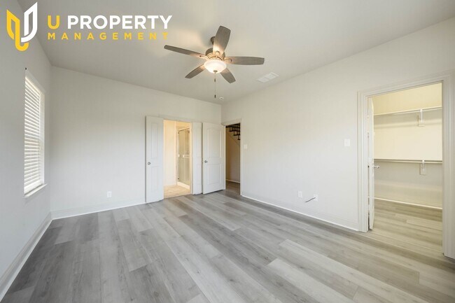 Building Photo - 2745 Troutt Dr