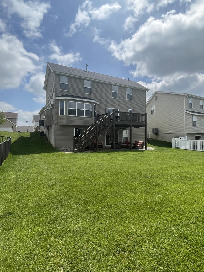 Building Photo - 817 Saybrook Falls Dr