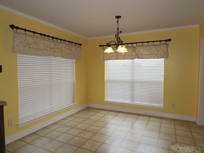 Building Photo - Stunning 3 Bedroom, 2 Story w/Bonus Room in South Tyler!