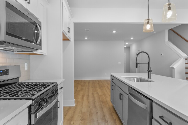 Building Photo - 142 Shager Pl