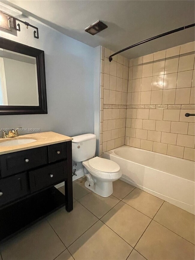 Building Photo - 9999 Summerbreeze Dr