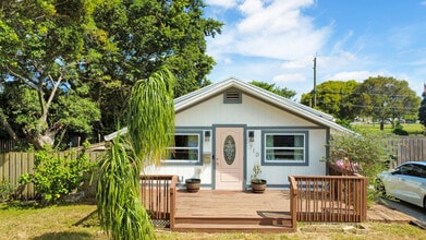 Building Photo - 710 S Pine St