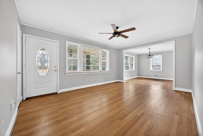 Building Photo - AVAILABLE NOW! ALL-BRICK RANCH IN WEST COLUMBIA!