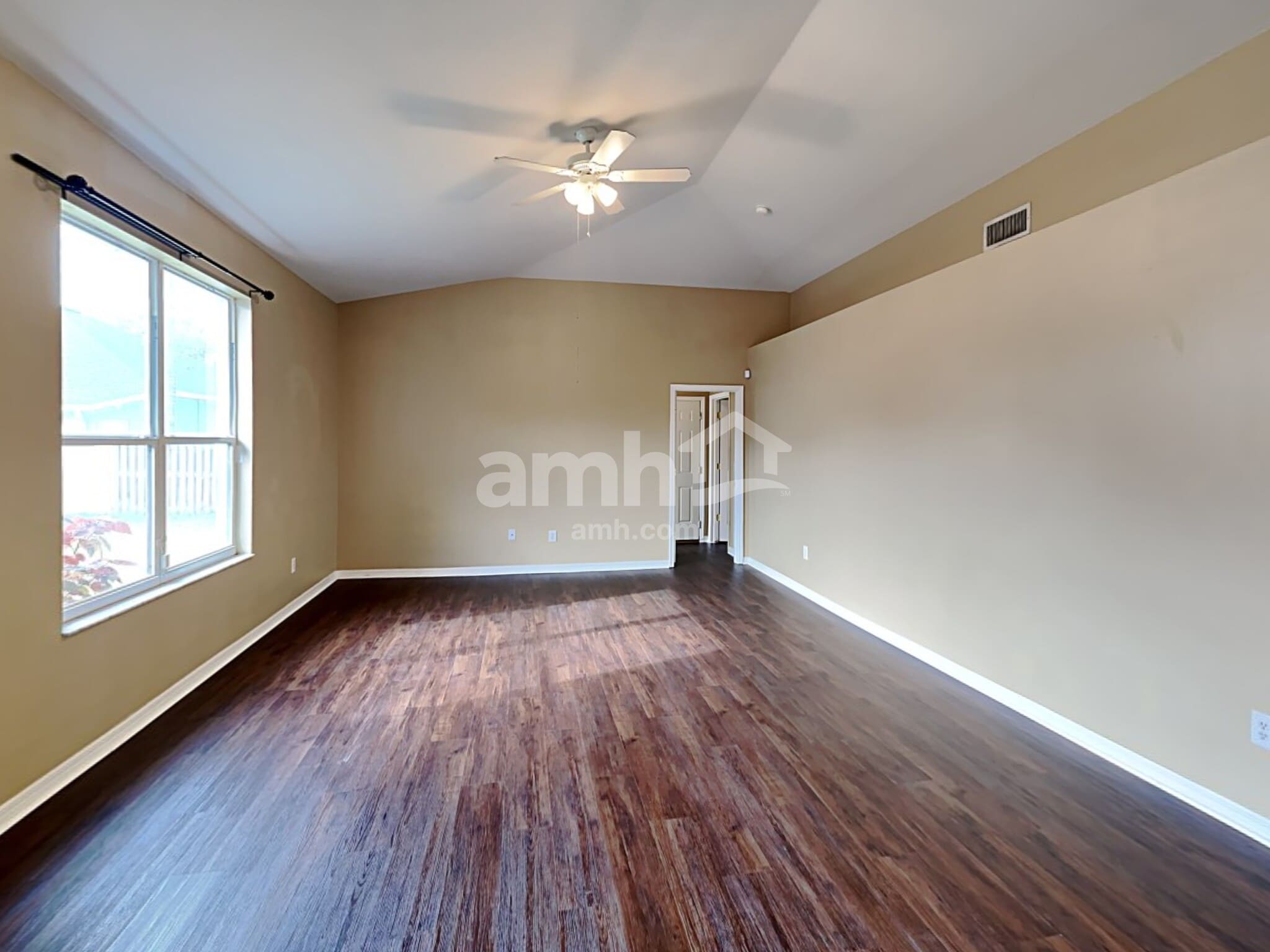 Building Photo - 1531 Kish Blvd