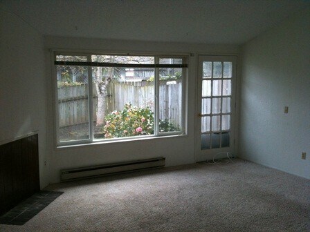 Building Photo - 1546 - Edgewood Triplex