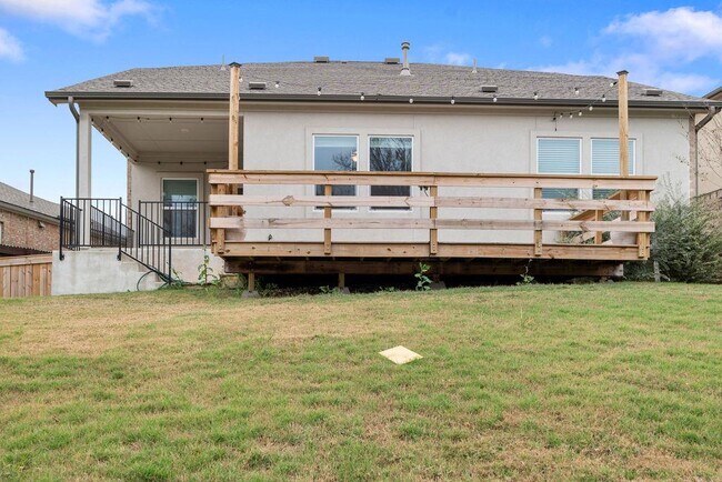 Building Photo - 1205 Sweetspire St