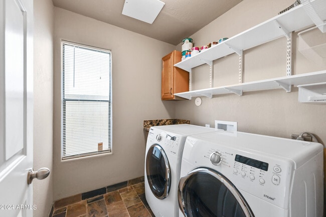 Building Photo - 9166 E Laurel Ln