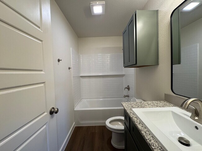 Building Photo - Brand New 3-bedroom 2-bath Home in Burgamy Park!
