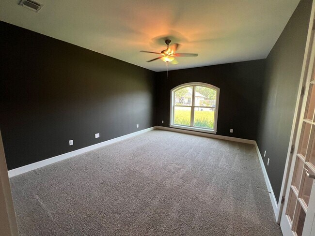 Building Photo - 5148 Sandy Shores Dr