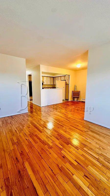 Building Photo - 3 bedroom in ASTORIA NY 11105