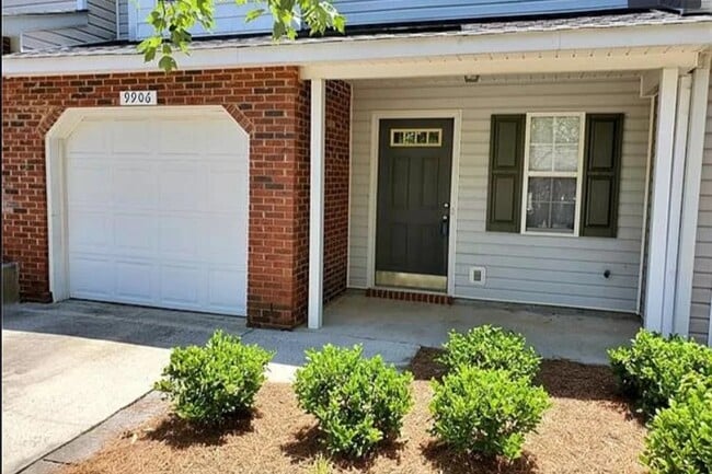 Front of House - 9906 Birch Knoll Ct