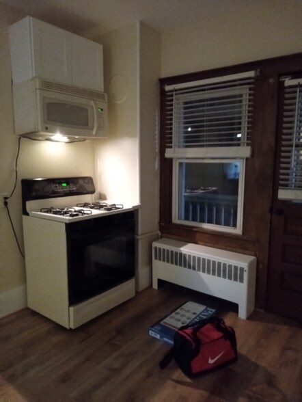 Building Photo - 301 South Main St