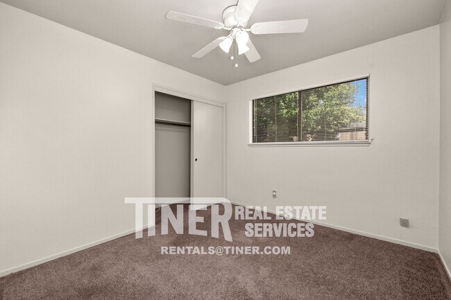 Building Photo - 9282 Corinthian Cir